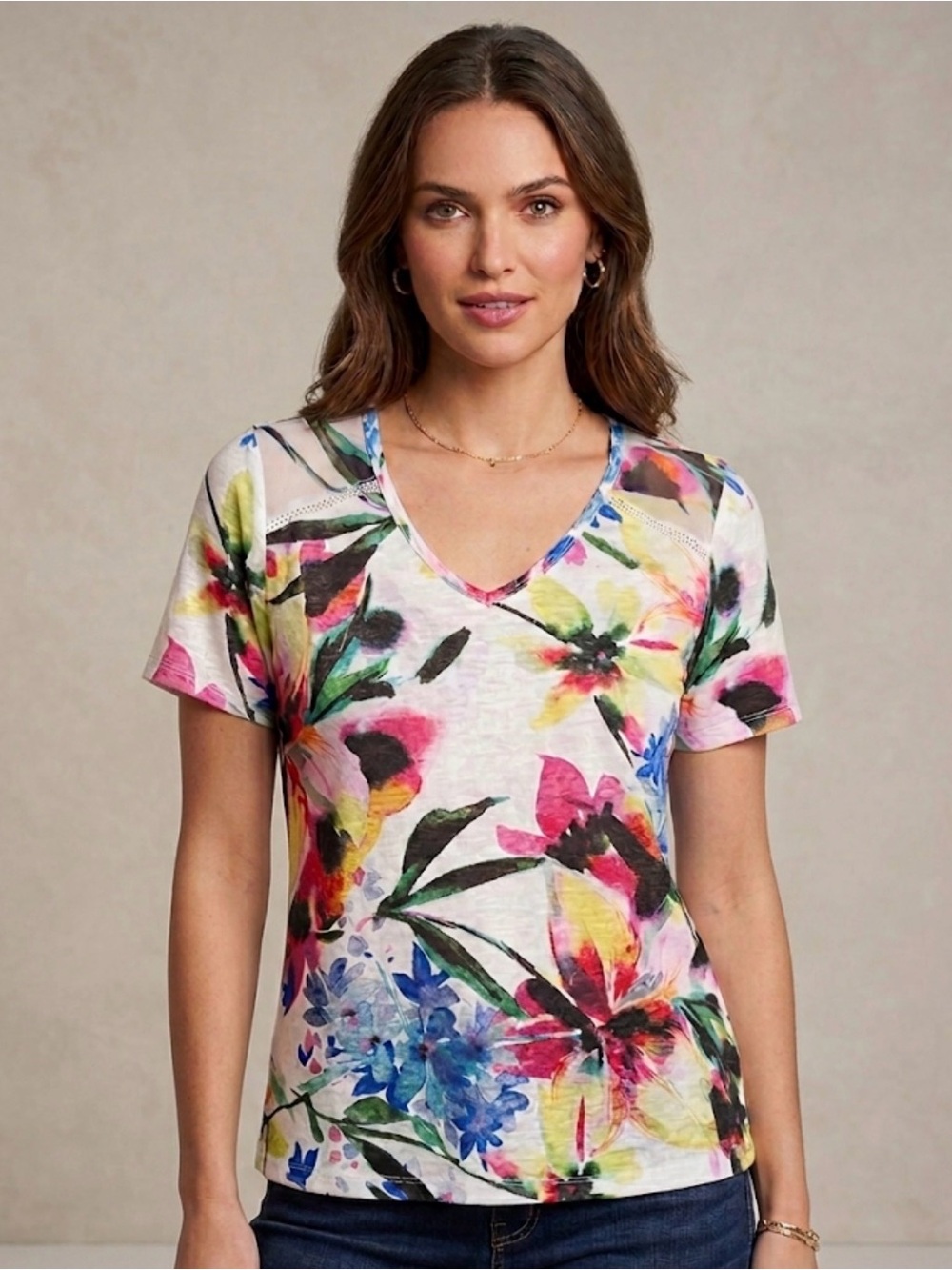 Laura petites V-Neck Short Sleeve Floral Tee